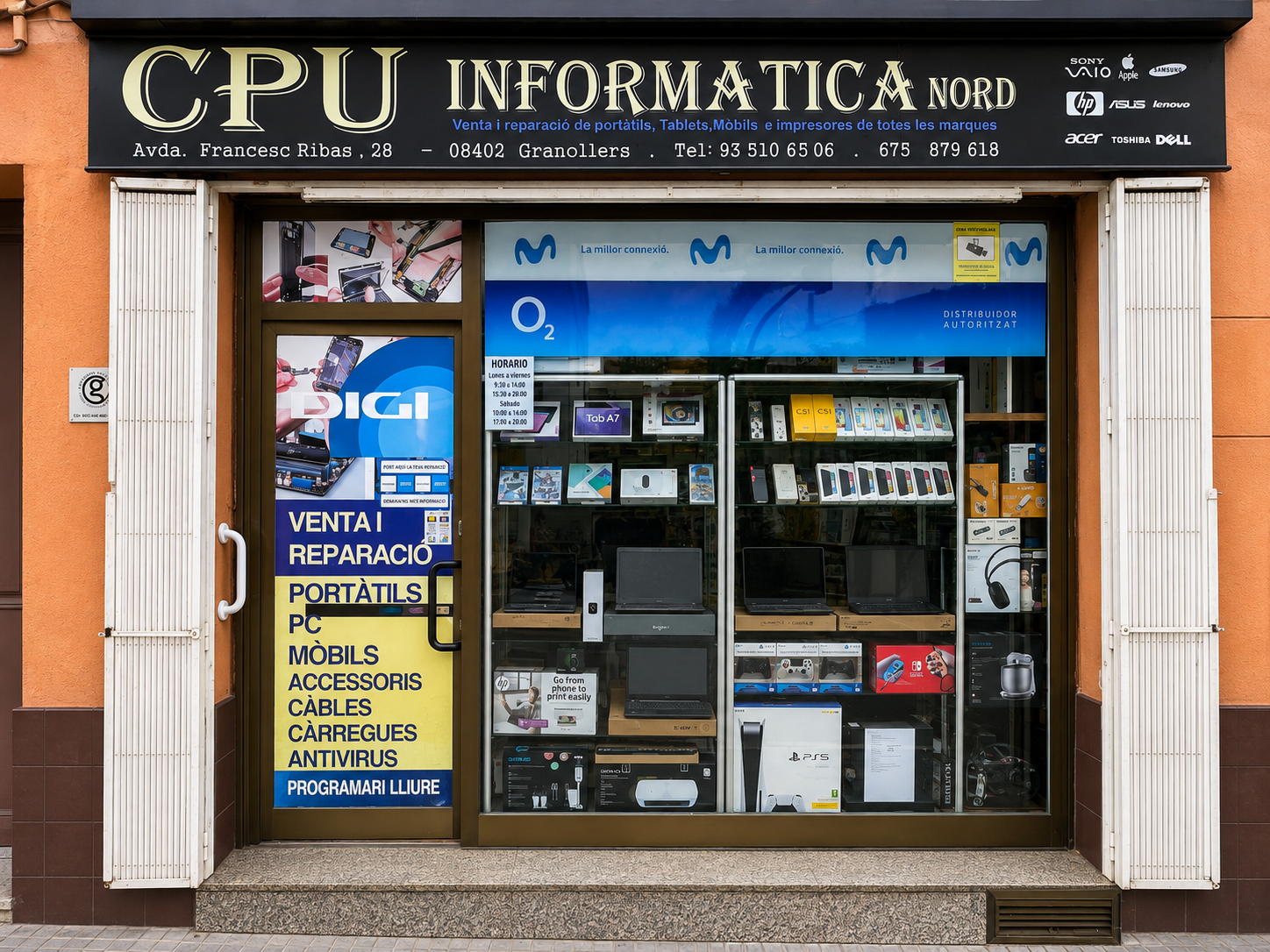 Fachada exterior de la tienda CPU Informàtica Nord al carrer Francesc Ribas 28 de Granollers